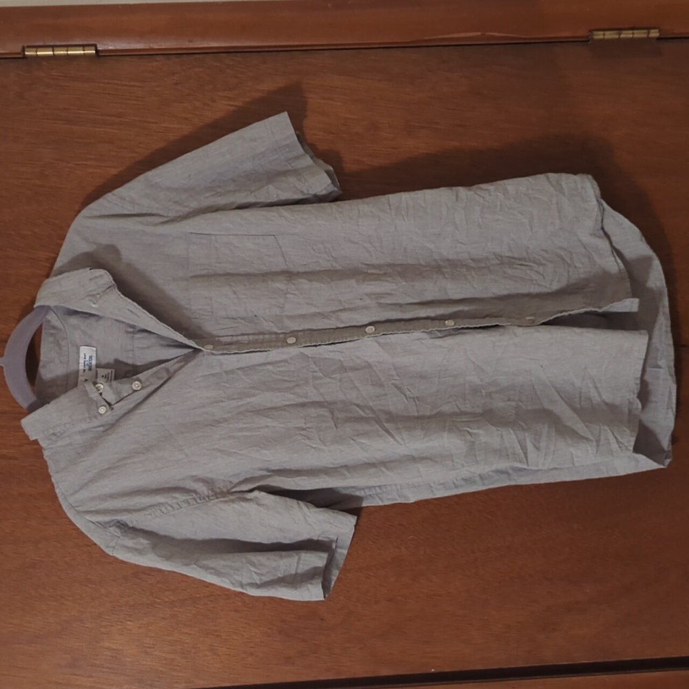 Old navy grey button down shirt Tall